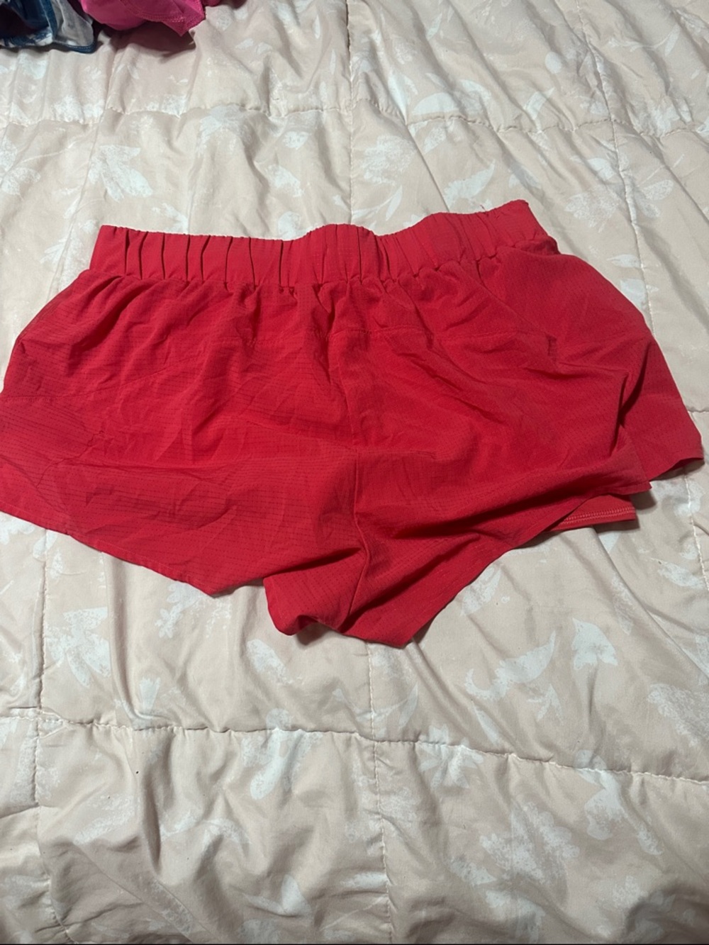 Alo shorts - Picture 6 of 6